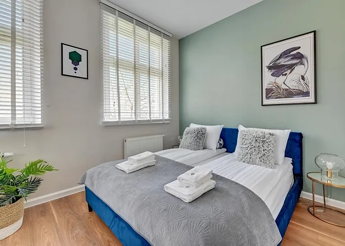 Capri - Cozy & Comfortable Near By Lion 公寓